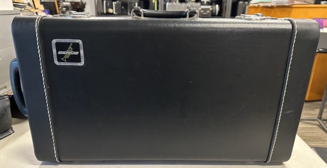 Original BENGE case in very good condition with working latches and springs. - Image 6