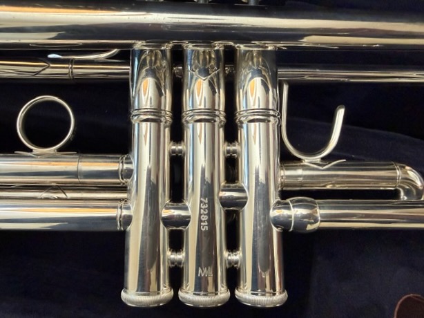 Bach Stradivarius Model 180-37 Bb S/n 732815 (Silver ) Like New! - Image 3