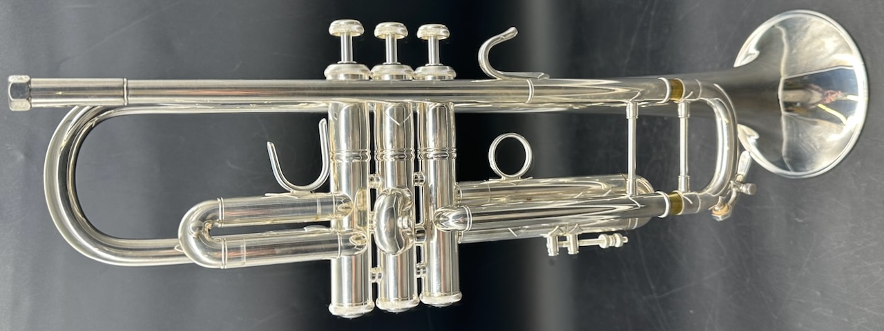Bach Stradivarius Model 180-37 Bb S/n 732815 (Silver ) Like New! - Image 2